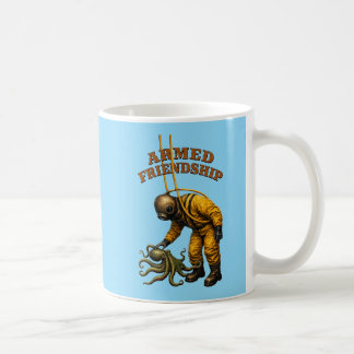 Vintage hjälmdykare smeker en stor bläckfisk URM Kaffemugg