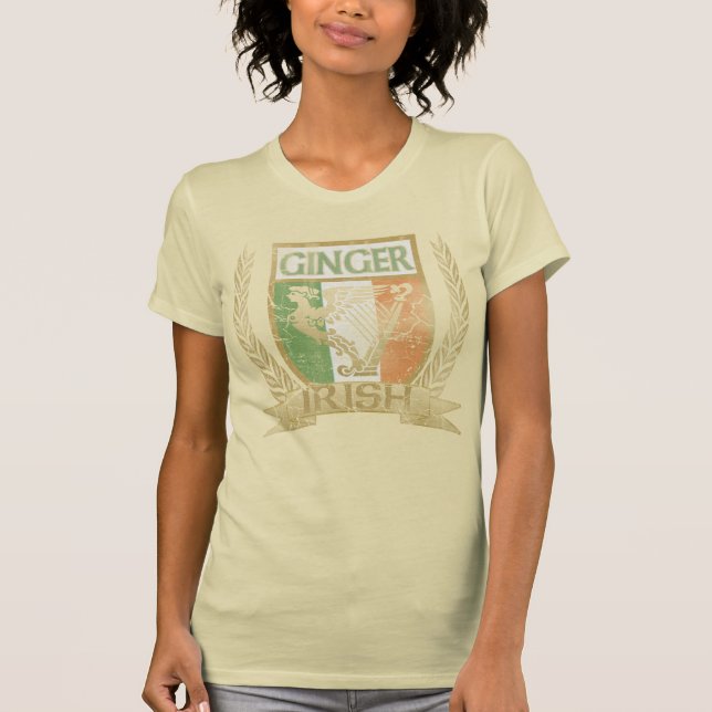 Vintage Irish Ginger Vapensköld St patrick's day Tee Shirt (Framsida)