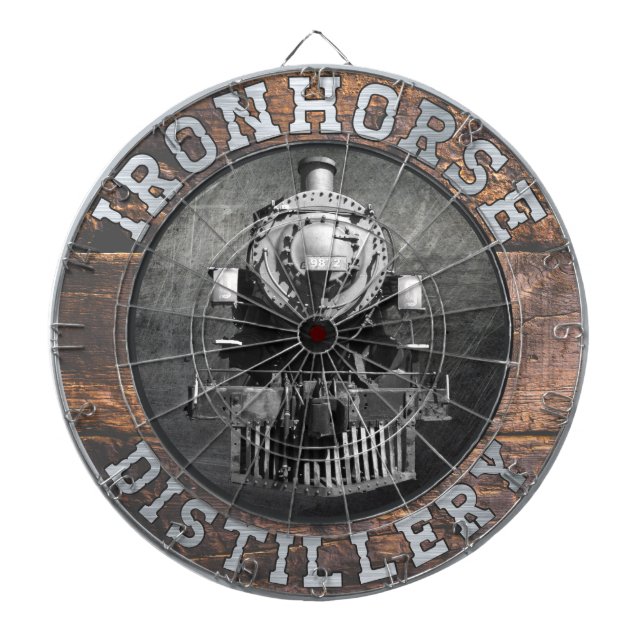 Vintage Ironhästdestilleri i trä och Metall Darttavla (Framsidan)