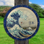 Vintage Japan, Underbar våg av Kanagawa Art 日 本 Darttavla<br><div class="desc">Dartboard: Vintage Japan - berömd japansk konst från antiken - "Underbar våg av Kanagawa" är en av Japans mest pikturesska representation. Från historiken: "Katsushika Hokusai Den Underbara vågen av Kanagawa (1830) Den Underbara vågen av Kanagawa, även känd som Underbara vågen eller helt enkelt Wave, är ett ukiyo-e-tryck av den japanske...</div>