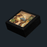 Vintage jul, Religiösa Nativitet w Baby Jesus Smyckeskrin<br><div class="desc">Vintagen illustrerar religiösans julbild med en vacker,  klassisk helgdag-familjscen med Mary,  Joseph och den unge Jesus Kristus i mangaren i Betlehem. En kristen religionscen med barn samlades i händer kring pojke.</div>