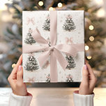 Vintage jul Träd med Rosa Bow Presentpapper<br><div class="desc">Backa dina presenter med klassiskt helgdag charm med hjälp av den här Vintage-julen Träd med Rosa Bow Wrapping Papper. Den här pappra inslagningen har en tidlös utformning i Julgran, som är försedd med mjuka rosor, och erbjuder en perfekt balans mellan vintage och det moderna nöjet. Idealisk för dem som uppskattar...</div>