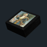 Vintage jul, Victorian Jultomten med Träd Smyckeskrin<br><div class="desc">Vintage illustrerar julbilden med en Vintage som illustrerar julens helgdag med ett Victoriskt Jultomten som bär Julgran genom snö. En jolly Sankt Nicholas med ett långt vitt skägg och en antik ornat rysk skam eller jacka. Texten lyder: A God jul.</div>