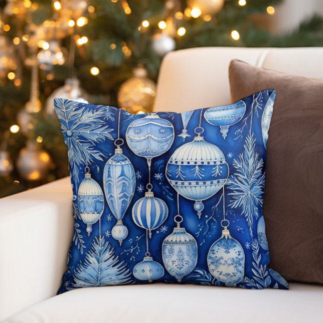 Vintage juldekorationer blå vit kudde (Blue and white vintage Christmas ornaments decorator pillow)