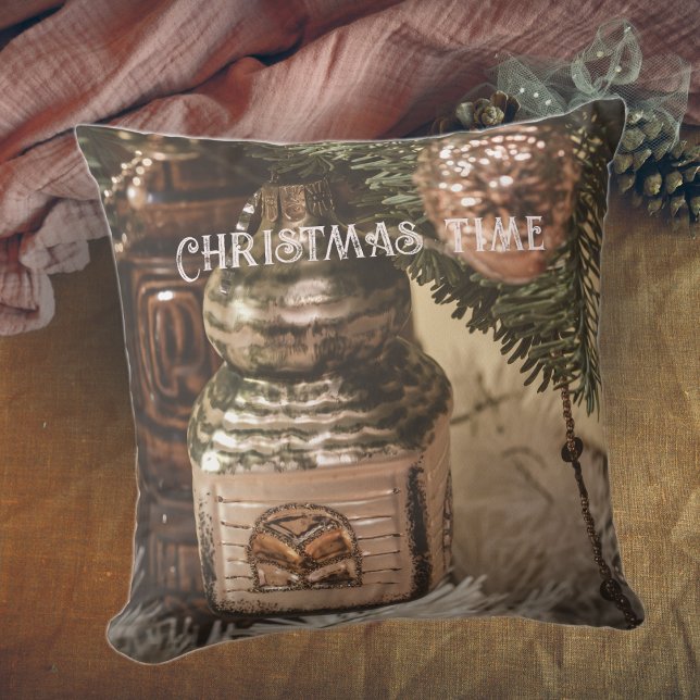 Vintage Julprydnadsföremål och Julgran Kudde (Skapare uppladdad)