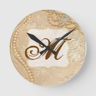 Vintage Juvelry Monogram - första väggklocka i Snö