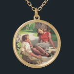 Vintage Kärlek och Romantik, högskolesjörer Guldpläterat Halsband<br><div class="desc">Vintage illustration av kärlek och romantik med ett sött ungt par som flirtar i skolan. Tonåringarna är sitta med sina läroböcker om några steg i träd om-campus skugga.</div>