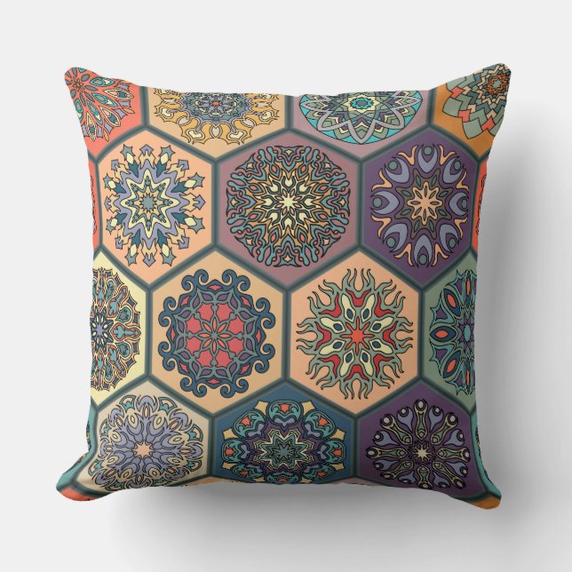 Vintage lapptäcke med blommigt mandala inslag kudde (Framsida)