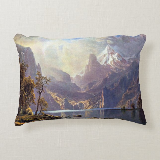 Vintage liggande, Sjö Tahoe av Albert Bierstadt Prydnadskudde (Framsidan)