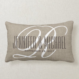 Vintage Linen Titta med White Monogram Lumbarkudde