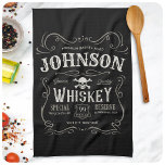 Vintage Liquor Pub Personlig för tidigare whisky-e Kökshandduk<br><div class="desc">Den gamla Vintagen Liquor Pub,   Liquor etikett för whisky-Personlig...  Anpassa med namn eller Anpassningsbar Text!</div>