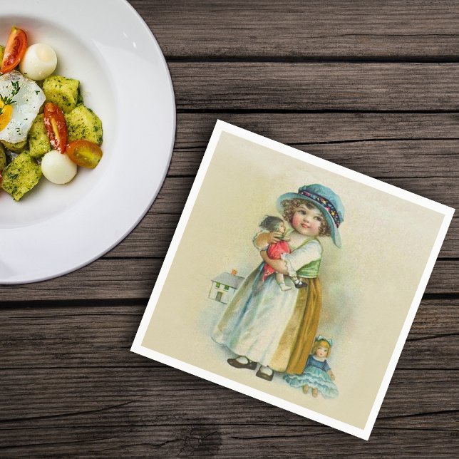 Vintage Little Girl Knubbig Cheeks Hat Dolls Pappersservett (Cute vintage little girl with curls holding her dolls on tan napkins.)