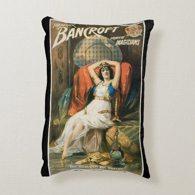 Vintage magi-affisch, trollkarlen Frederick Bancro Prydnadskudde (Baksidan(Vertikal))