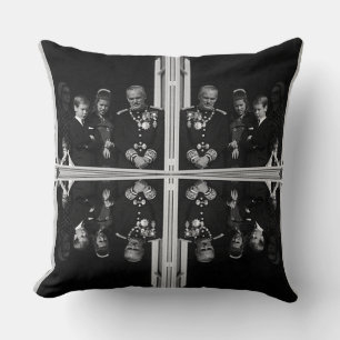 Vintage Monaco-princefamilj i palatset balkony M Kudde