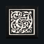 Vintage Monogram C Art nouveau Brev Smyckeskrin<br><div class="desc">Art nouveau Brev - Monogram från rörelsen Arts & Crafts Denna brev C är ett robust monogram C omgivet av ett handdraget vinrankat mönster,  som första gången publicerades 1901 i konst- och hantverksrörelsen stil i art nouveau mönster.</div>