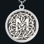 Vintage Monogram M Art nouveau Brev Silverpläterat Halsband<br><div class="desc">Art nouveau Brev - Monogram från rörelsen för konst och hantverk Denna brev M är ett underbart muggelmonogram M som skapades 1901 och som publicerades i en uppsättning bokar. Monogrammet M är omgivet av ett underbart, handritat mönster, i hög grad stil i art nouveau mönster i stil vid den tidpunkten,...</div>