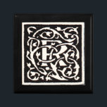 Vintage Monogram R Art nouveau Smyckeskrin<br><div class="desc">Art nouveau Brev - Monogram från rörelsen för konst och hantverk Denna brev R är ett underbart robustigt monogram R som skapades 1901 och publicerades i en uppsättning bokar. Monogrammet R är omgivet av ett underbart, handritat mönster, i hög grad stil i art nouveau mönster i stil vid den tidpunkten,...</div>
