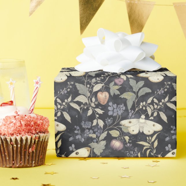 Vintage Mörk Gothic Botanical Moth Halloween Presentpapper (Födelsedagsfest)