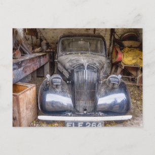 Vintage Motor Car in Garage Vykort