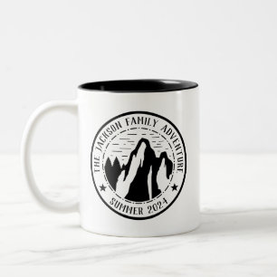 Vintage Mountain Logotyp Family Reunion Camping Re Två-Tonad Mugg