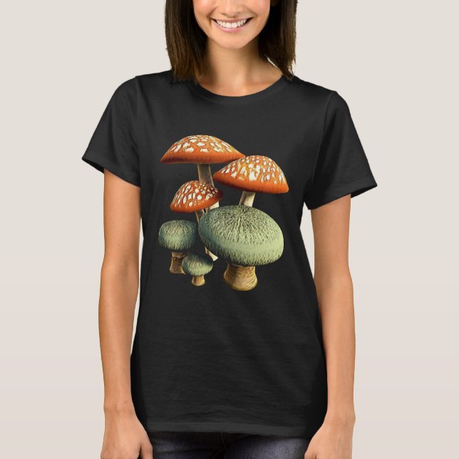 Vintage Mushroom and Nature Addict T Shirt (Framsida)