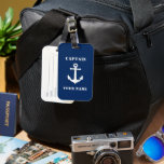 Vintage Nautical Anchor och ditt namn/rank Navy Bl Bagagebricka<br><div class="desc">Vintage Nautical Anchor och ditt namn eller Boat Namn med Anpassningsbar kapten Rank på Personlig Navy Blue Luggage Tag.</div>