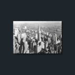 Vintage New York City Art Deco Skyscraper Canvastryck<br><div class="desc">Visa din kärlek i New York City med vintagens fotografi av Manhattan.</div>