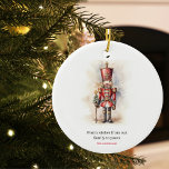 Vintage Nutcracker & God jul Julgransprydnad Keramik<br><div class="desc">En soldat från vintage-stil Nutcracker, som är ansvarig för sin klassiska attityd, står högt och håller i God jul. Riken, det varma färg och de invecklade detaljerna ger upphov till en känsla av yuletidnostalgi, skapar det som en perfekt för dem som uppskattar den klassiska helgdag. Må julhelgen fyllas med glädje,...</div>