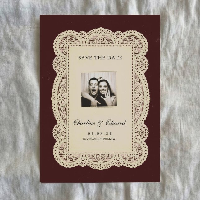 Vintage Paper Lace Burgundy Save the Date (Skapare uppladdad)