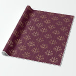 Vintage Paris Burgundy och Lila Chandelier Presentpapper<br><div class="desc">Paris vintage burgundött och guld chandelier mönster som slår pappert.</div>