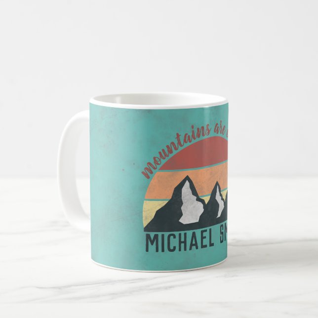 Vintage pastellfärgade berg ropar monogram kaffemugg (Framsida vänster)