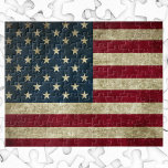 Vintage Patriotic American Flagga, 4 juli Pussel<br><div class="desc">Vintagen illustrerar den stolta patriotiska fjärde helgdag i juli med en amerikansk Flagga,  stars och stripes. Visa er patriotism och ert pride för Förenta staterna med en frihetssymbol och vår underbara nation. Perfekt för att fira hjältarna på veterandagen,  minnesdagen eller Independence day den 4 juli.</div>