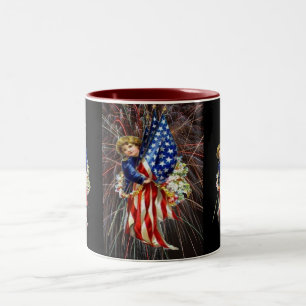 Vintage Patriotic Child och Fireworks Två-Tonad Mugg