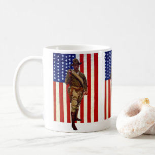 Vintage patriotisk soldat med amerikansk flagga kaffemugg