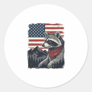 Vintage Patriotisk Tvättbjörn Bergsflaggshirt Desi Runt Klistermärke