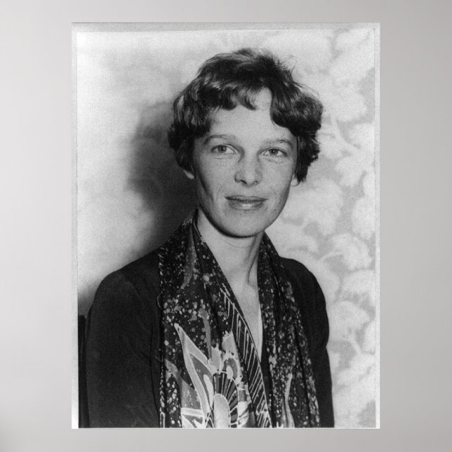 Vintage Portrait of Amelia Earhart Poster (Framsidan)