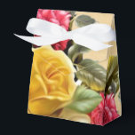 Vintage Red and Gul ros Blommigt Presentaskar<br><div class="desc">Vintage röd och gul ros mot en antik papper bakgrund. Leta efter matchande bröllop-produkter.</div>