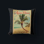 Vintage resor för Miami Beach Florida Kudde<br><div class="desc">Miami Beach Florida design i vintage resorstil som presenterar en palmträd på stranden med hav och himmel.</div>