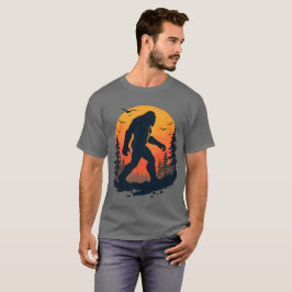 Vintage Retro Bigfoot Sasquatch med solnedgång T Shirt