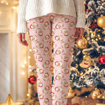 Vintage Retro Jultomten Rosa jul Mönster Leggings<br><div class="desc">Lägg till en festlig beröring till din garderob med den här vintagen julklapparna i Jultomten. Med en charmig Santa mönster på rosa bakgrund är dessa balar perfekter för julhelgen. De är bekväma och snyggt och passar perfekt för att bära julfester, sitta hemma eller lägga till lite nostalgisk julanda till ditt...</div>