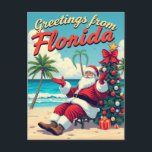 Vintage Retro Jultomten vid Beach-Florida Vykort<br><div class="desc">Fira en tropisk jul med det här roligt vintagen-vykortet med Jultomten-avslappning på en Florida-strand. Perfekt för att sprida helgdag med en varm tvist visar vykortet en nostalgisk utformning med en levande strandbakgrund,  ett dekorerat Julgran och fet "Hälsning från Florida" text. Idealisk för dem som kärlek unika helgdag vibes.</div>