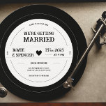 Vintage Retro Vinyl Record QR Bröllopsinbjudan Inbjudningar<br><div class="desc">Vi presenterar inbjudan till perfekt för både älskare och vintage-entusiaster - vår inbjudan till Vinylrekord! Den här unika inbjudan är designad för att se ut som en klassisk vinylpost, komplett med träd och en etikett som kan anpassas med dina bröllop-detaljer. På framsidan av inbjudan finns en vacker illustration av ett...</div>