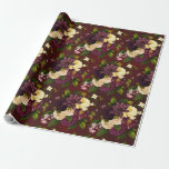 Vintage röd burgundisk vinterdramatisk blommigt presentpapper<br><div class="desc">Moody romantisk djup vin-inslagningsantik som papper med vintage lila på vintern och buketter för elfenbenskräm på blommigten. Lämplig för jul,  vinterbröllop eller andra eleganter tillfälle.</div>