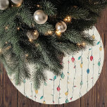 Vintage Roligt Färgfläckad fa La jul-Sträng ljus Julgransmatta Borstad Polyester<br><div class="desc">Lägg till en lekfull återgång till din helgdag-dekoration med den här Vintagen Roligt Colorful Fa La Jul String Light Mönster Julgran-kjolten. Den här designen har en skarp, vismisk sträng ljus i ett flertal festliga färg, och pekar mot en neutralt bakgrund och skapar en roligt men en klassisk stil för Julgran....</div>