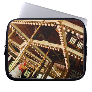 Vintage Rooster Carousel  Laptop Fodral