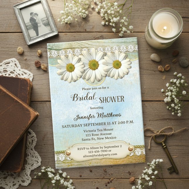 Vintage Rustic Country Daisy Bröllopsdusch  Inbjudningar (Bridal shower invitation showing daisies on a watercolor background with rustic wood - with QR code)