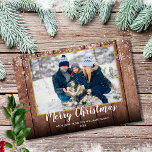 Vintage Rustic Wood God jul Photo Julkort<br><div class="desc">Skicka dina julhälsningar med det här helgdag för snyggtarna bilder. Anpassa meddelande,  foto,  familj namn och datum. Designad av Thisisnotme©</div>