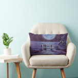 Vintage Science fiction Earth Rover-Utomjordingar  Lumbarkudde<br><div class="desc">utomjordingar för futuristiska av vintage och robotar i science fiction med en klassisk 50-sekundersdesign för tecknad i bok. Retro sci fi-design med främmande astronauter på en främmande planet med rymden fordon, lunar eller måne och tittar upp på jorden och rymden och väver. En mörk himlar med ljusa stjärnor och planeter....</div>