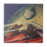 Vintage Science fiction, Futuristiska City på Måne Kakelplatta<br><div class="desc">Bilden av vintagens illustration och transport science fiction med en klassisk tecknad-reflexbild av rymden och planetbild av astronauter eller utomjordingar som färdas i ett rymdskepp som flyger över en futuristiska metropolis på bok.</div>