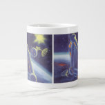 Vintage Science Fiction Kretsande Rymdstation Jumbo Mugg<br><div class="desc">Vintage illustration futuristisk yttre rymden och planeter science fiction-bild. En rymdstation som kretsar runt en planet eller måne med en ljus sol som lyser på himlen i framtiden. En klassisk 50-tals retro sci-fi-serietidningsdesign.</div>